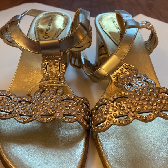 LORETTA PETTINARI gold two inch heels. size: 39 - Picture 2 of 5